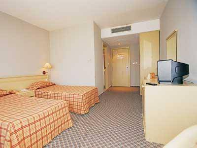 SUNSET BEACH_room