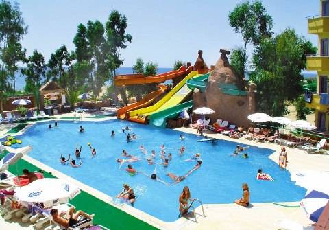 MC. MAHBERI BEACH_swimming pool