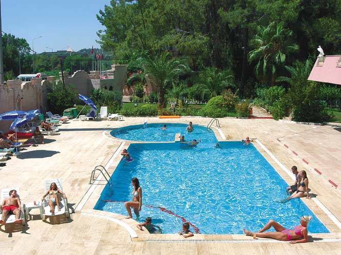 ANNABELLA BEACH_swimming pool